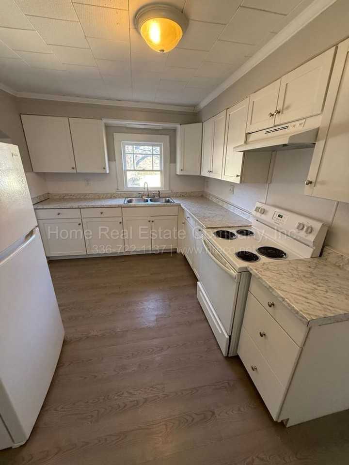 4440 Lane St - Photo 5 of 8