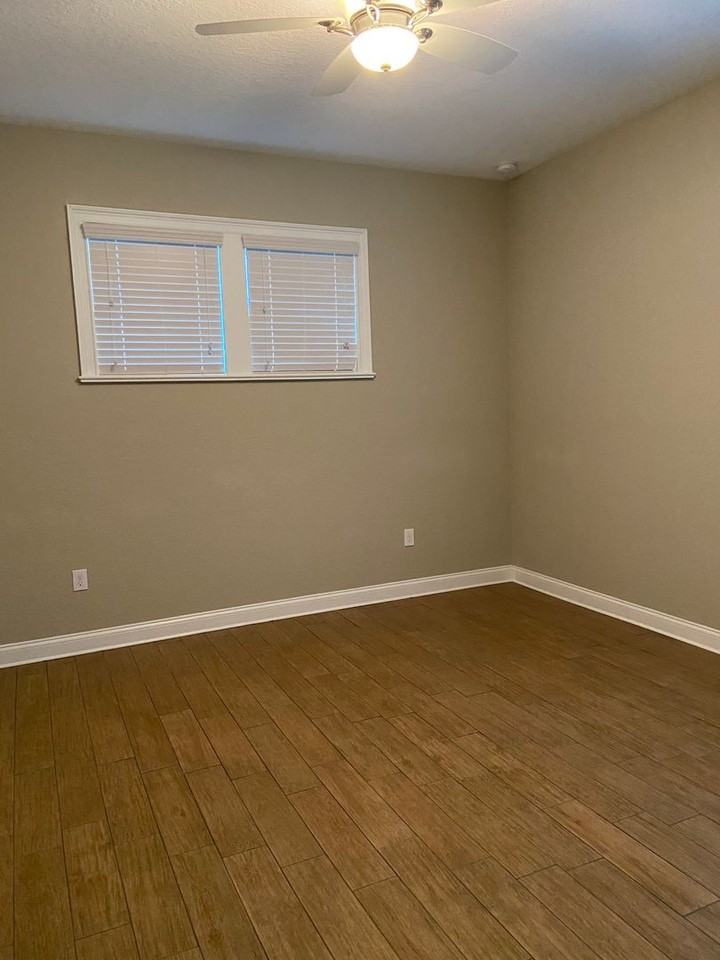 310 E Park St - Photo 3 of 14