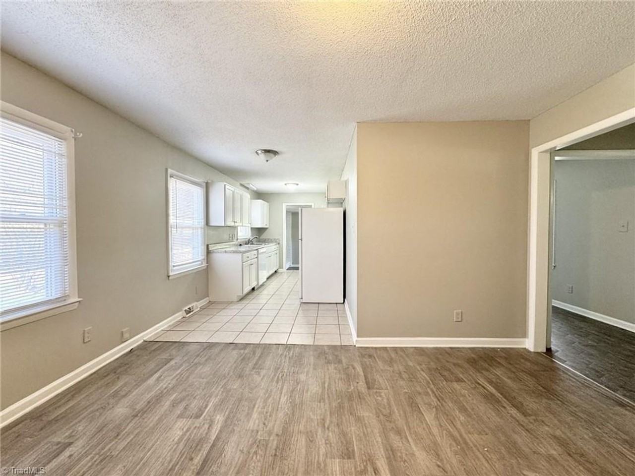 3020 Branderwood Dr - Photo 4 of 14