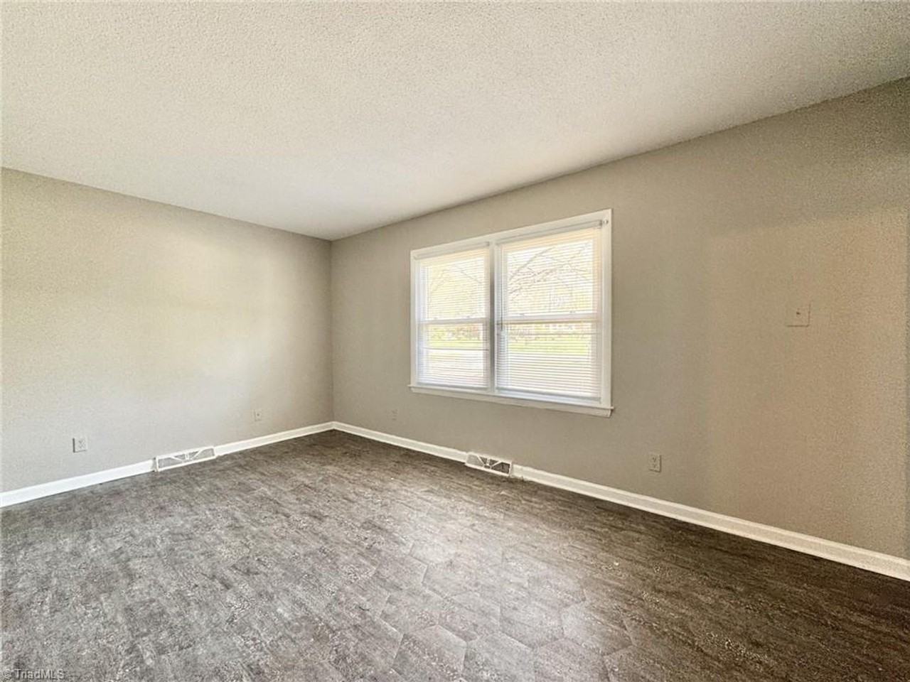 3020 Branderwood Dr - Photo 5 of 14