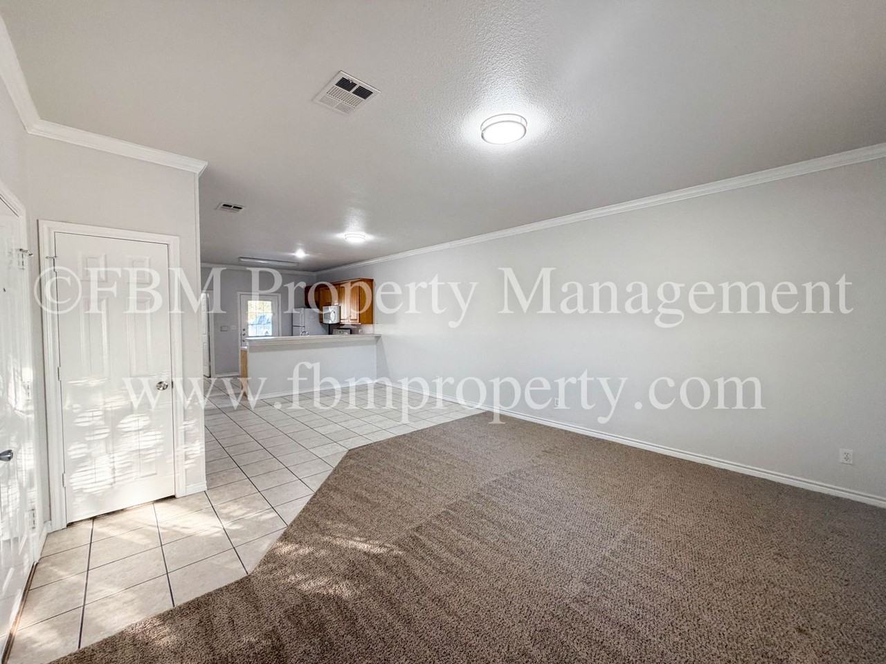 706 Biloxi Dr - Photo 4 of 17