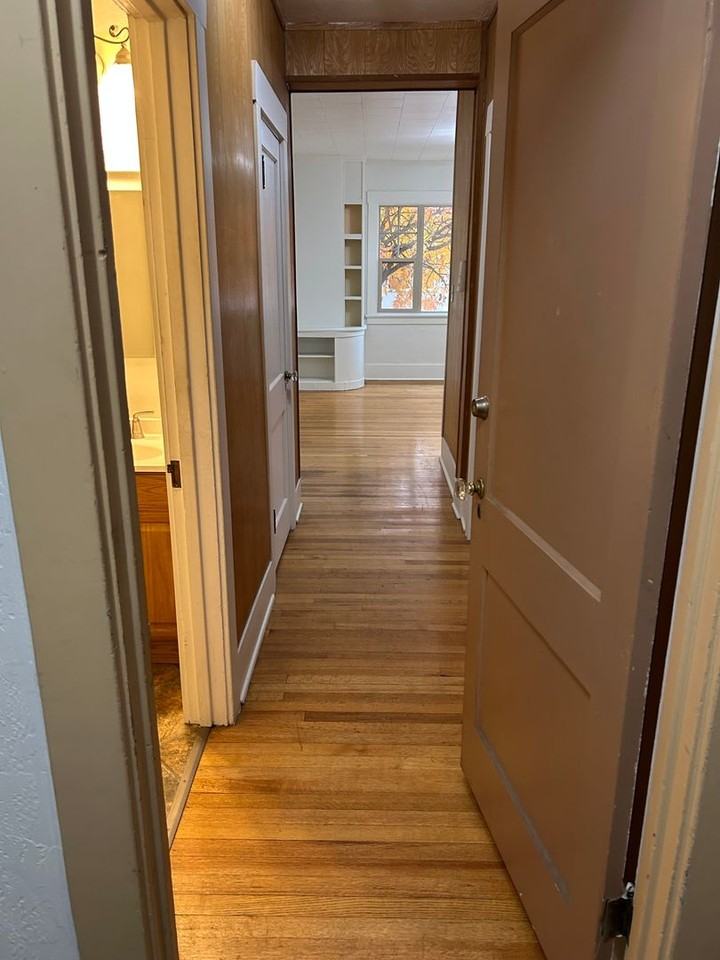 38 N. Oakdale Ave. - Photo 2 of 10