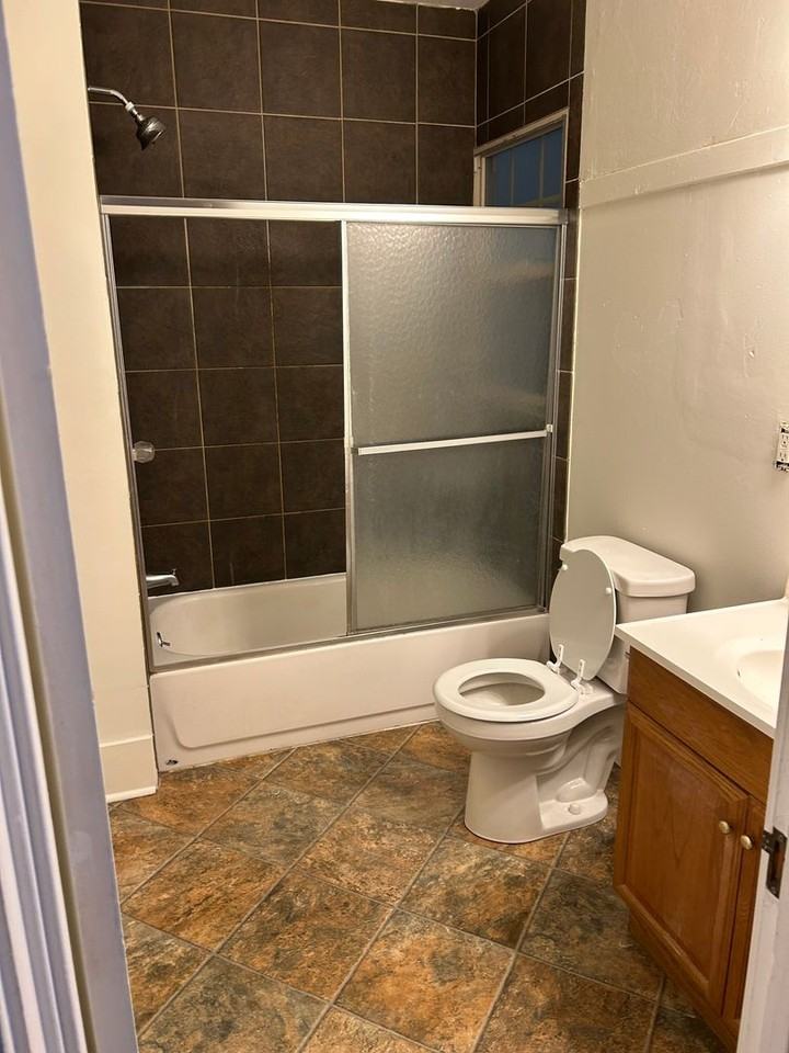 38 N. Oakdale Ave. - Photo 6 of 10