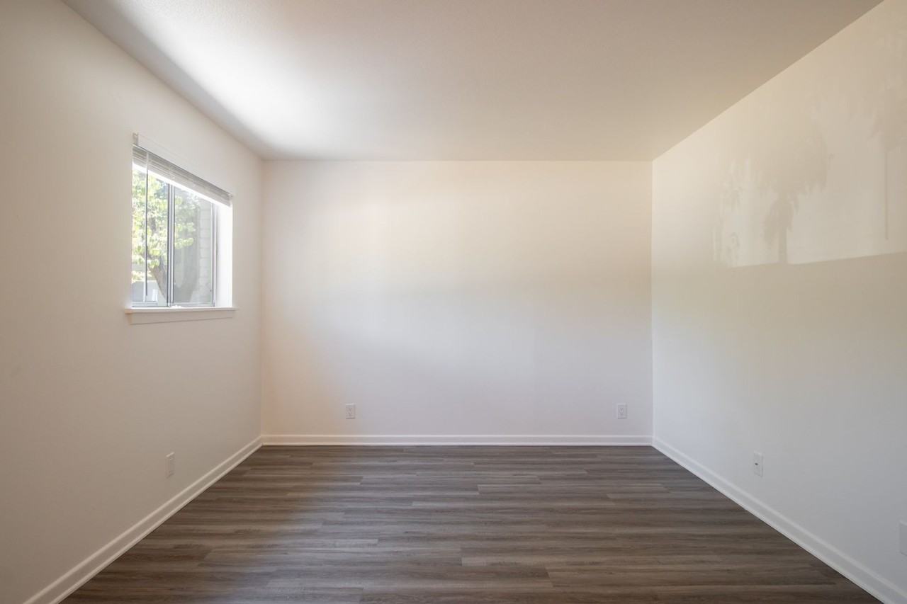 806 East 13th Street #105 - Photo 7 of 23