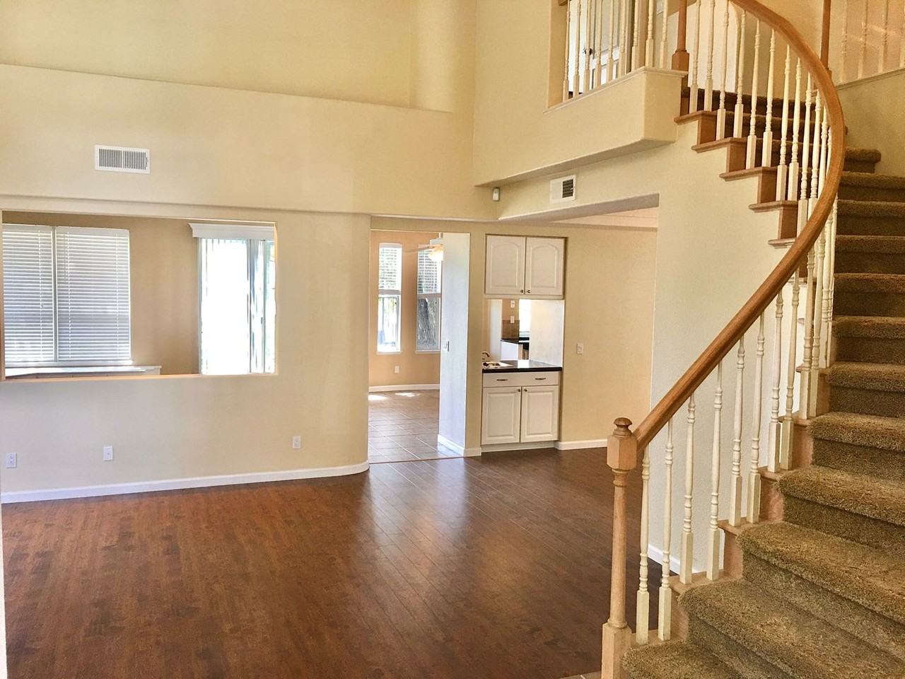 11661 Windcrest Ln - Photo 6 of 11