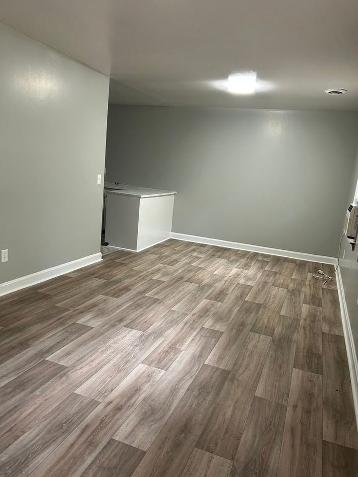 342 Woodbine Dr - Photo 2 of 9