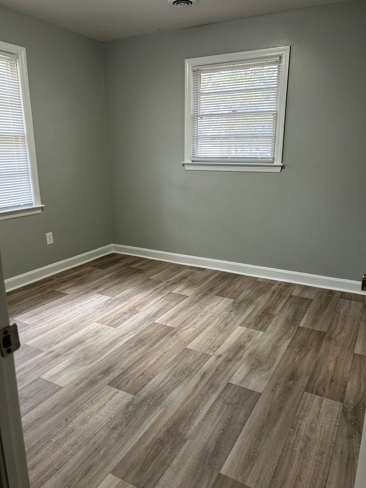 342 Woodbine Dr - Photo 5 of 9