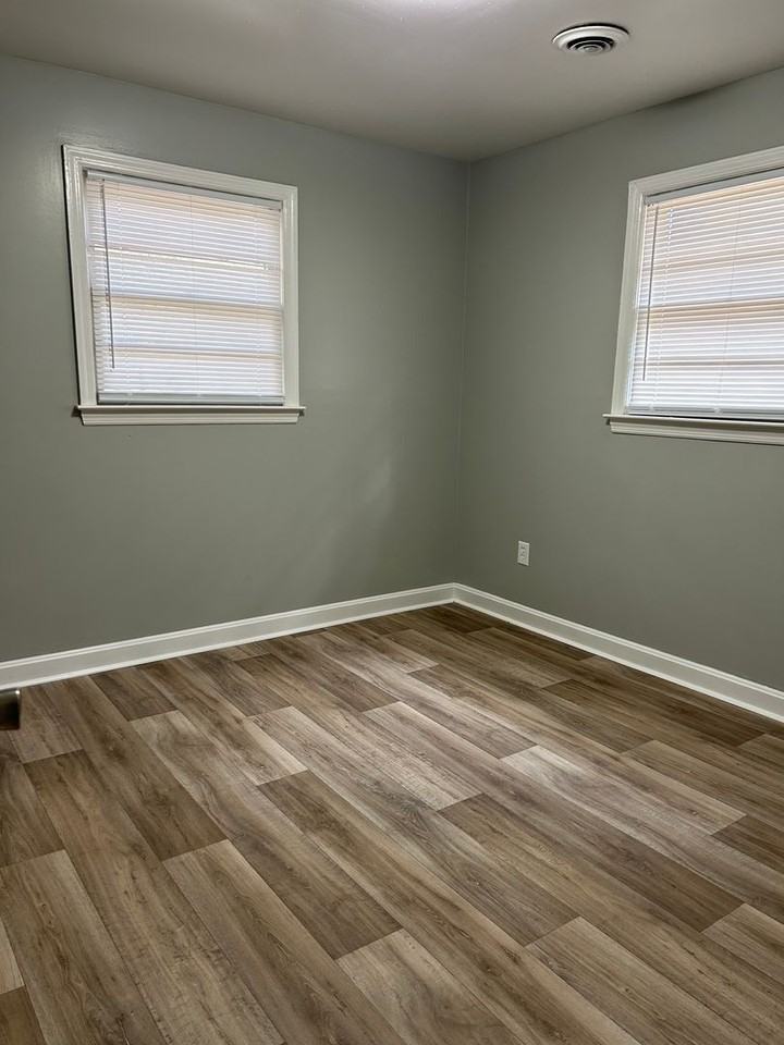 342 Woodbine Dr - Photo 6 of 9