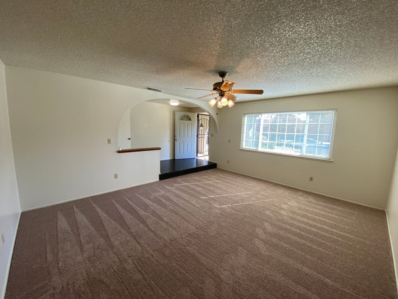 9033 La Valencia Ct - Photo 5 of 28