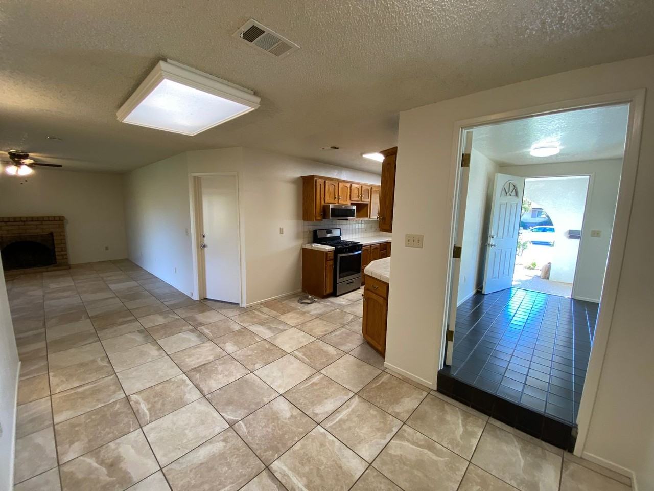 9033 La Valencia Ct - Photo 7 of 28