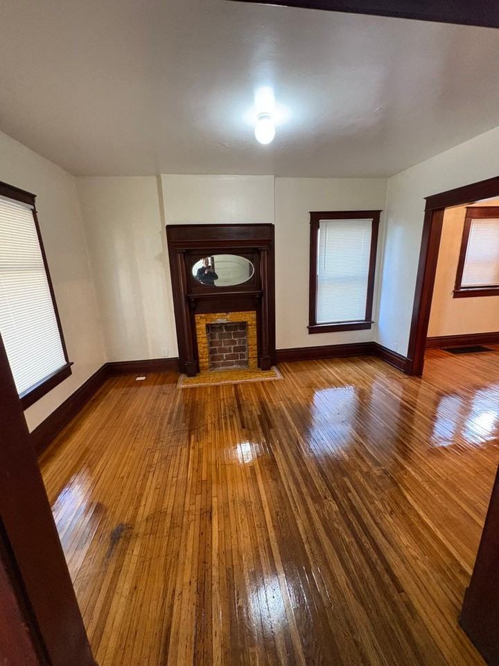 1006 Norton Avenue - Photo 4 of 12