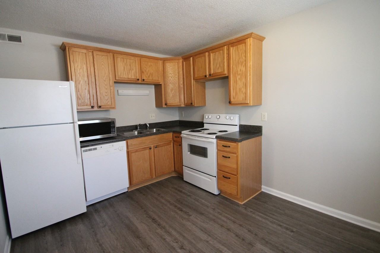 1635 Cedarview Ct - Photo 7 of 11