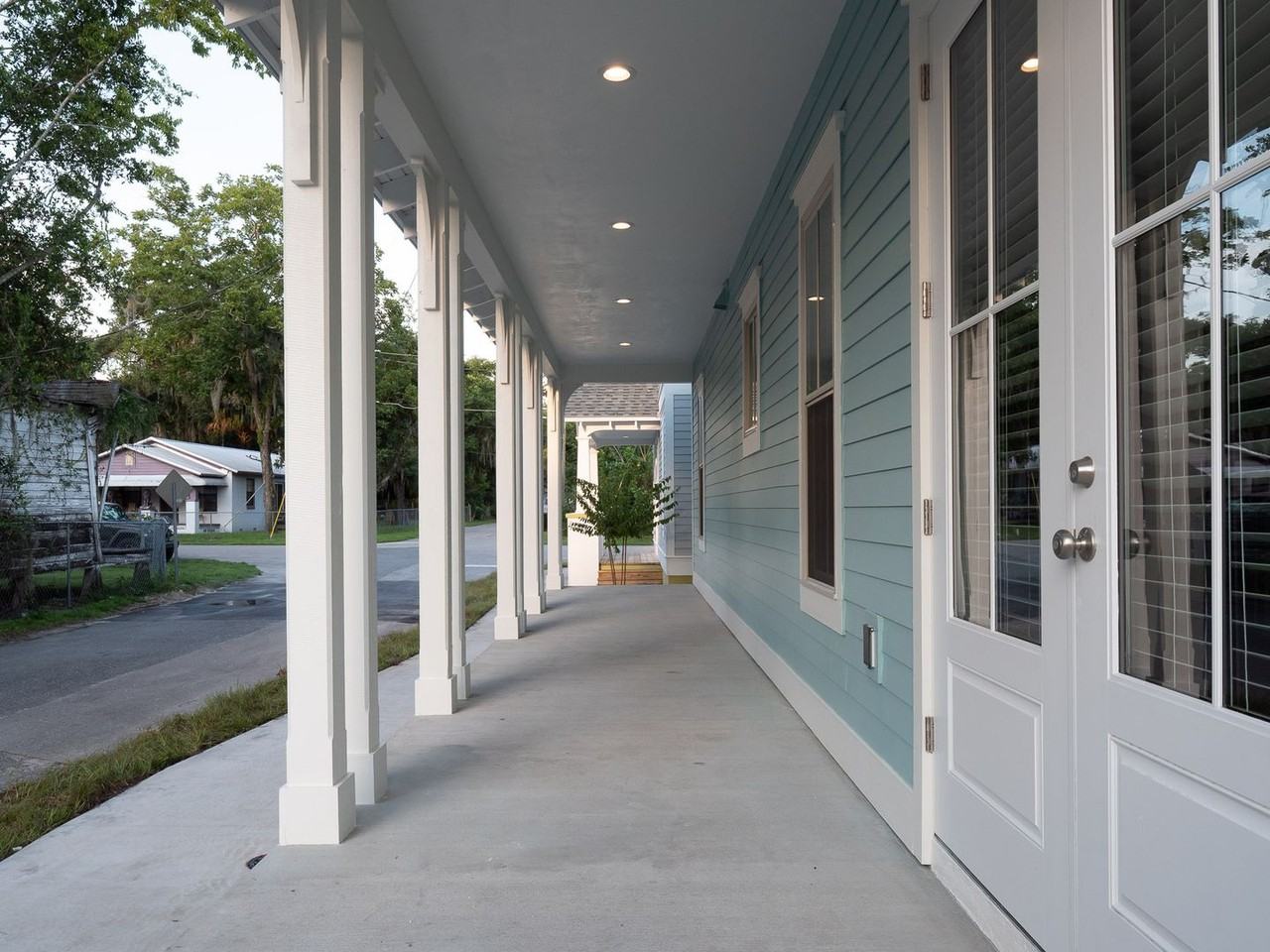 608 Sw 5th Ter - Photo 3 of 19