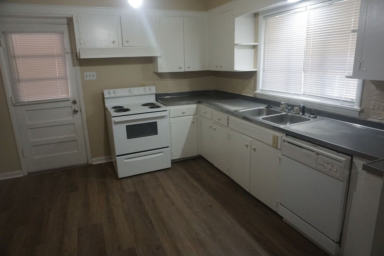 4007 Glenmere Rd - Photo 2 of 14