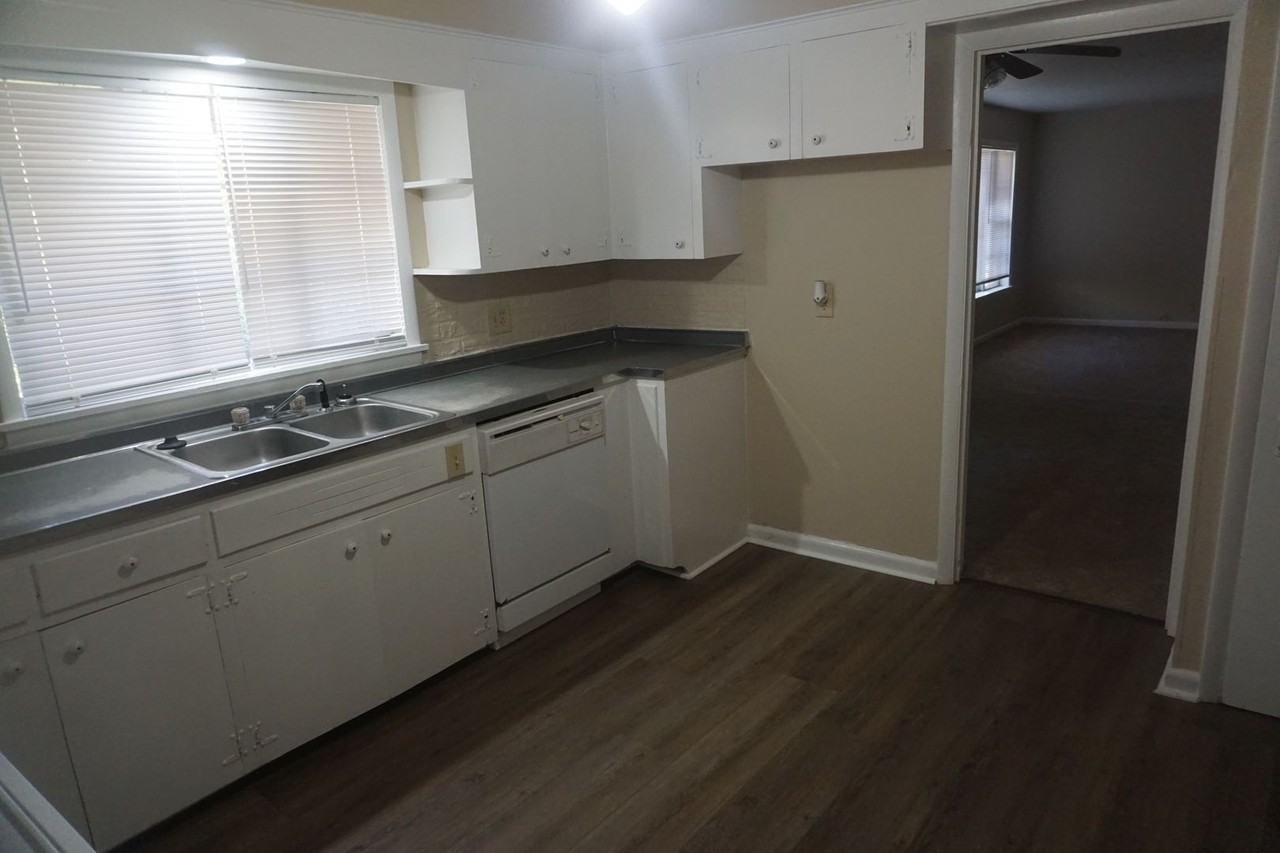 4007 Glenmere Rd - Photo 3 of 14