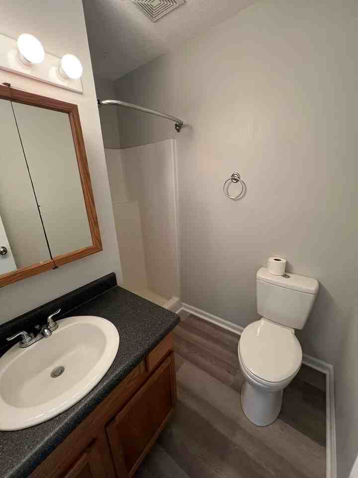 260 Grays Ln - Photo 4 of 12