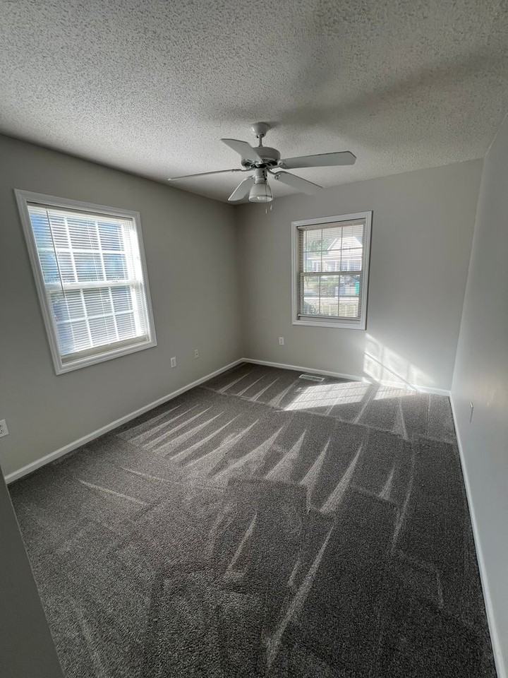 260 Grays Ln - Photo 5 of 12