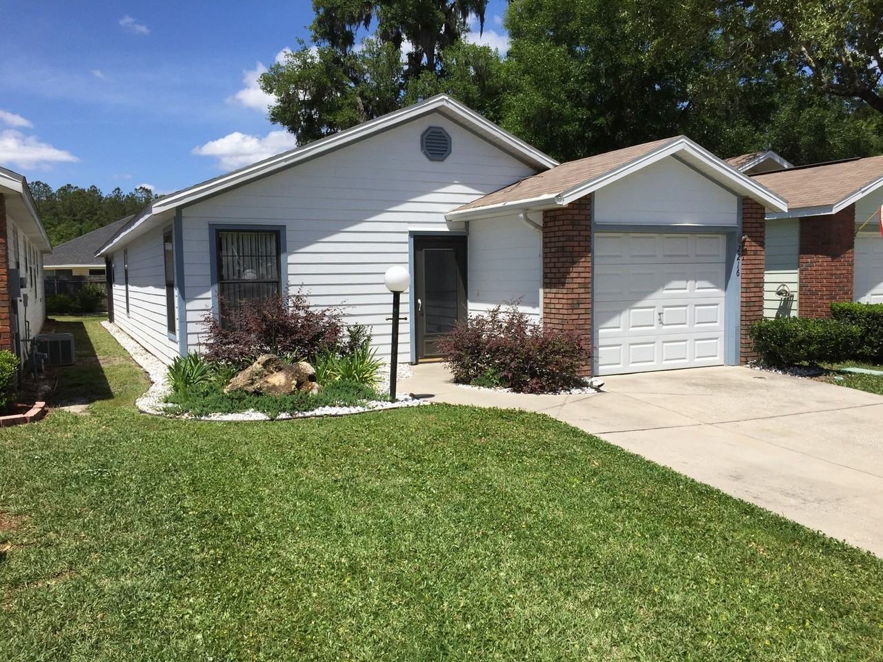 2216 Ne 39th Ave - Photo 2 of 15