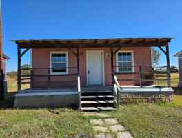 featured image of 290 E US Hwy 290 8634