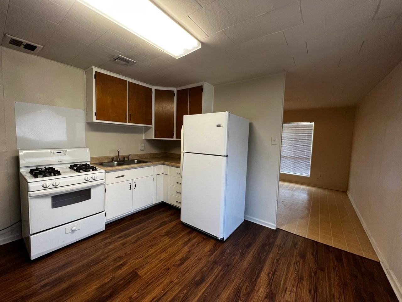 118 Sorority Dr - Photo 2 of 14