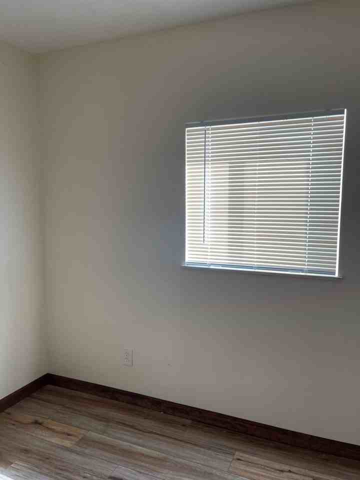 115 1/2 Gumaer Ave - Photo 7 of 14