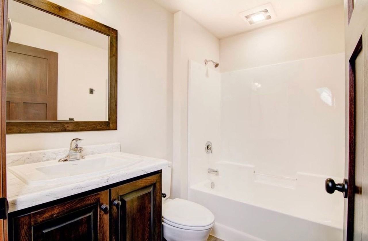 971 Daisy Ln - Photo 2 of 10