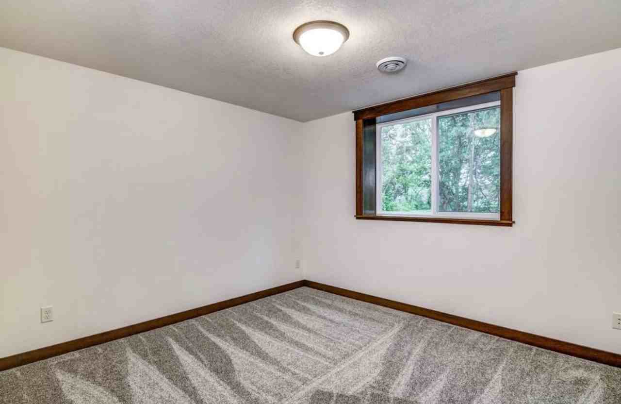 971 Daisy Ln - Photo 7 of 10