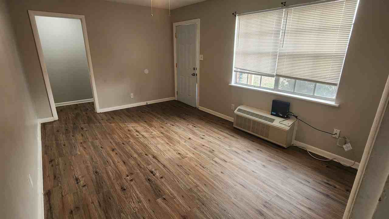 3104 3104 Mastin Lake Rd NE - Photo 3 of 10