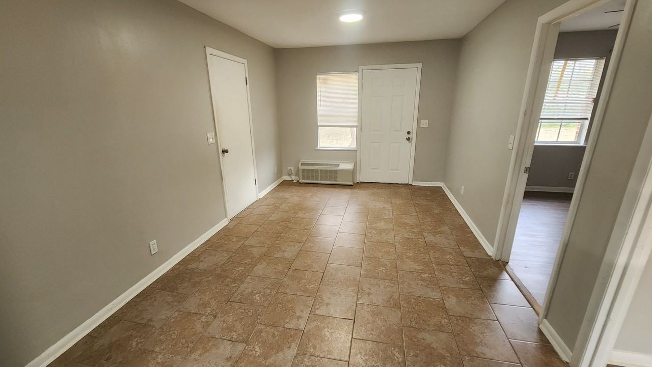 3104 3104 Mastin Lake Rd NE - Photo 4 of 10