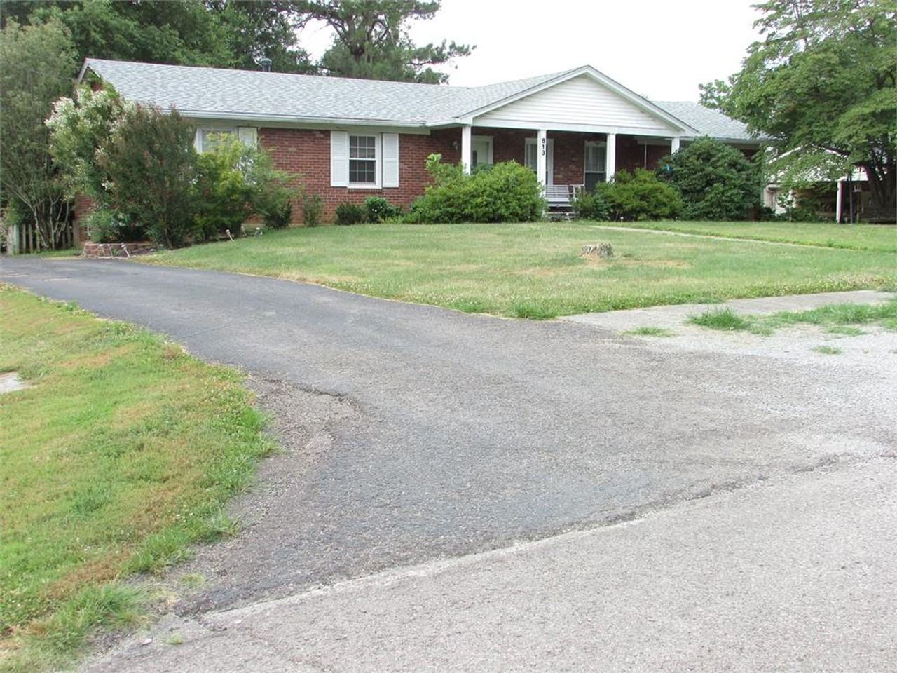 813 Mohave Court - Photo 2 of 29