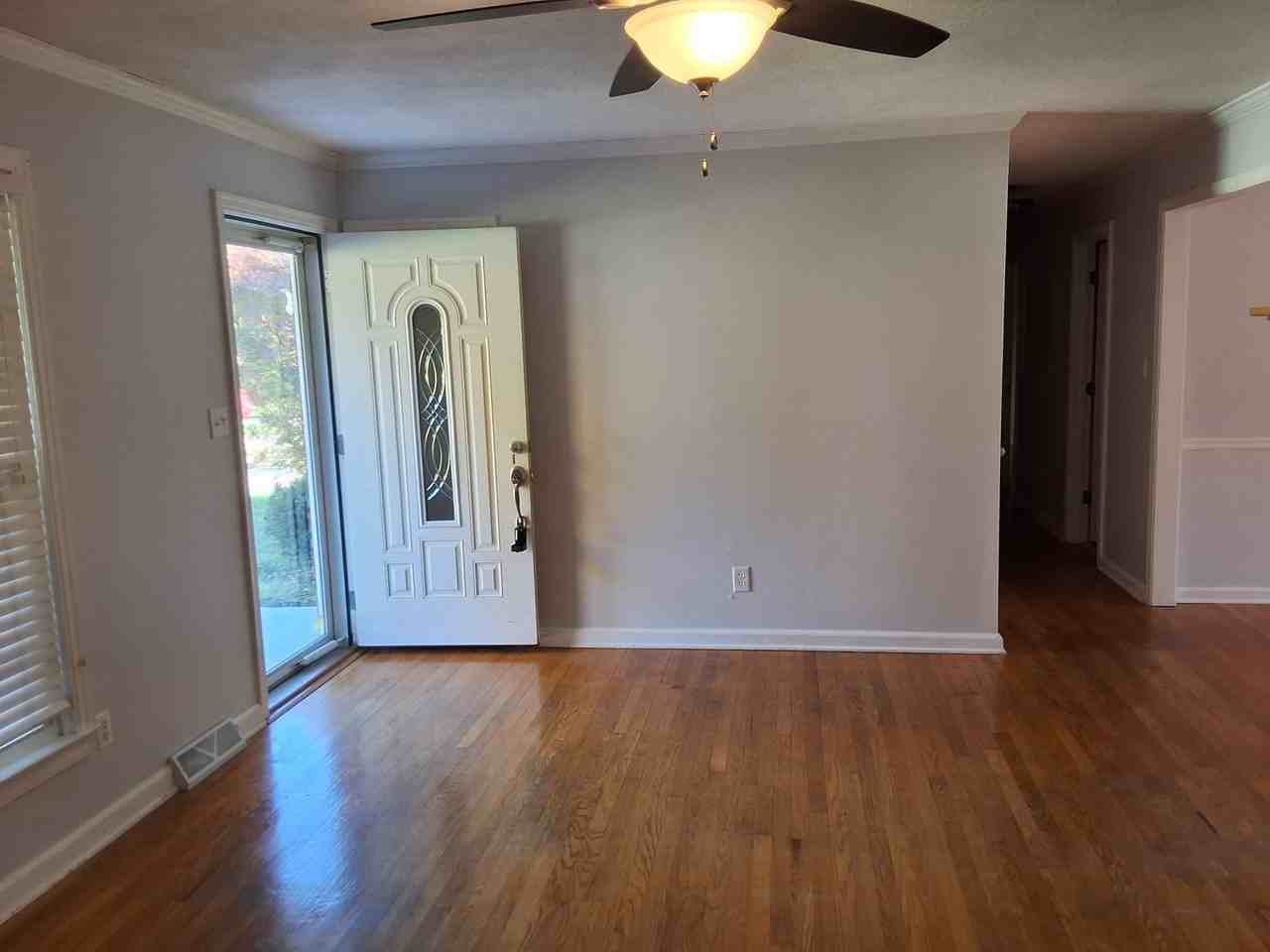 813 Mohave Court - Photo 4 of 29