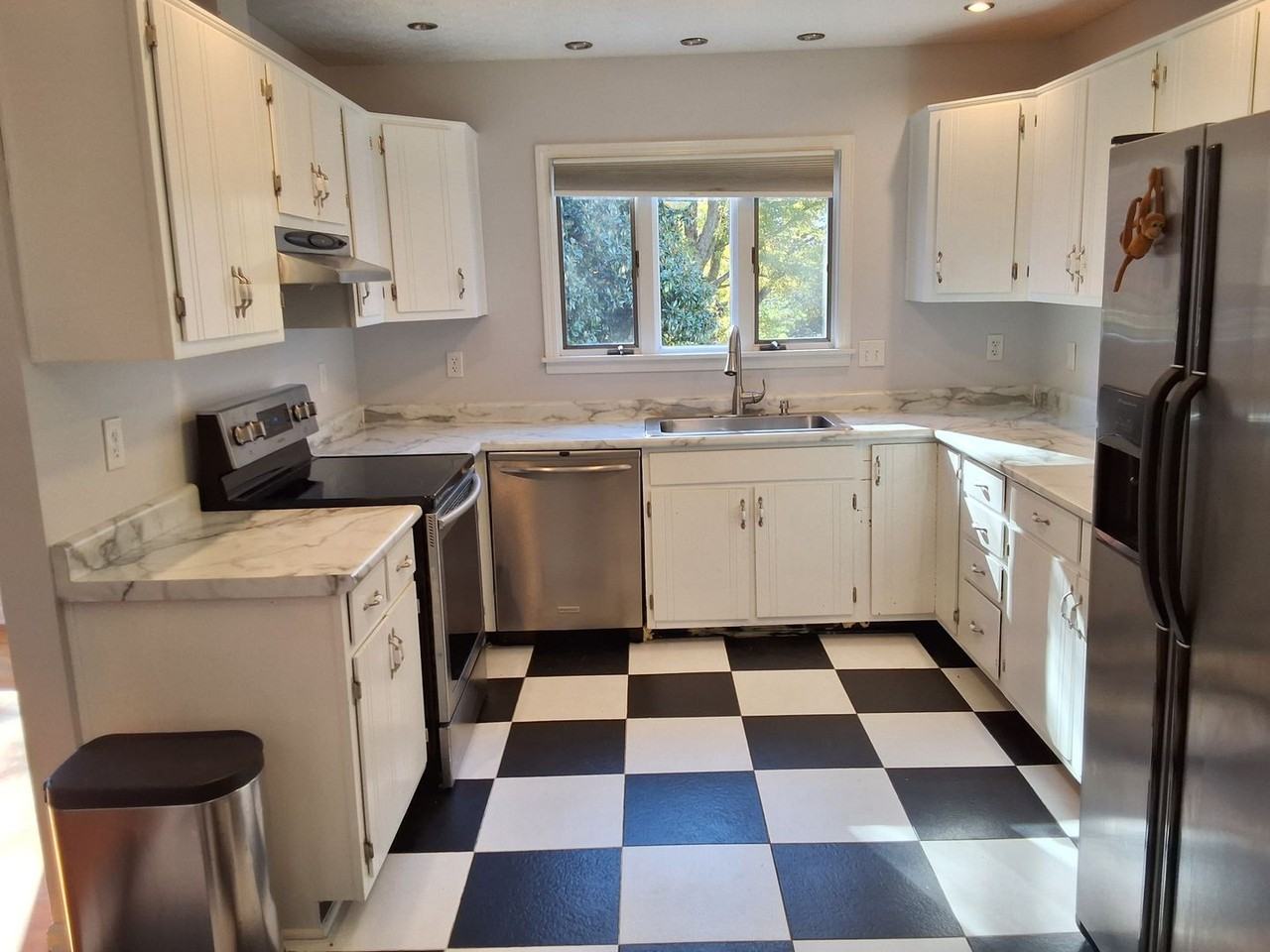 813 Mohave Court - Photo 5 of 29