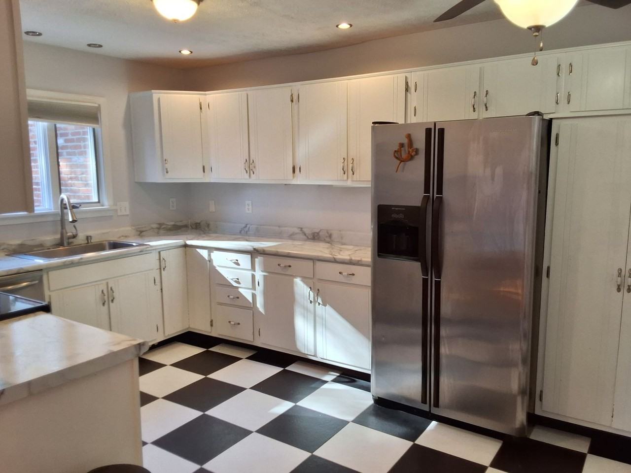 813 Mohave Court - Photo 7 of 29