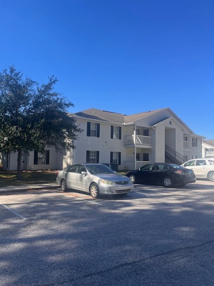 Captain's Landing Apartments - Photo 4 of 6