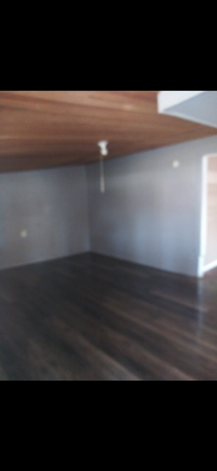 105 1/2 E Bond St - Photo 6 of 11