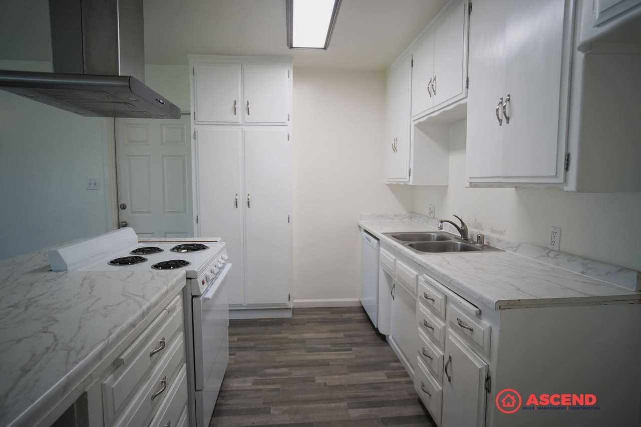 3121 Beaumont Court - Photo 6 of 18