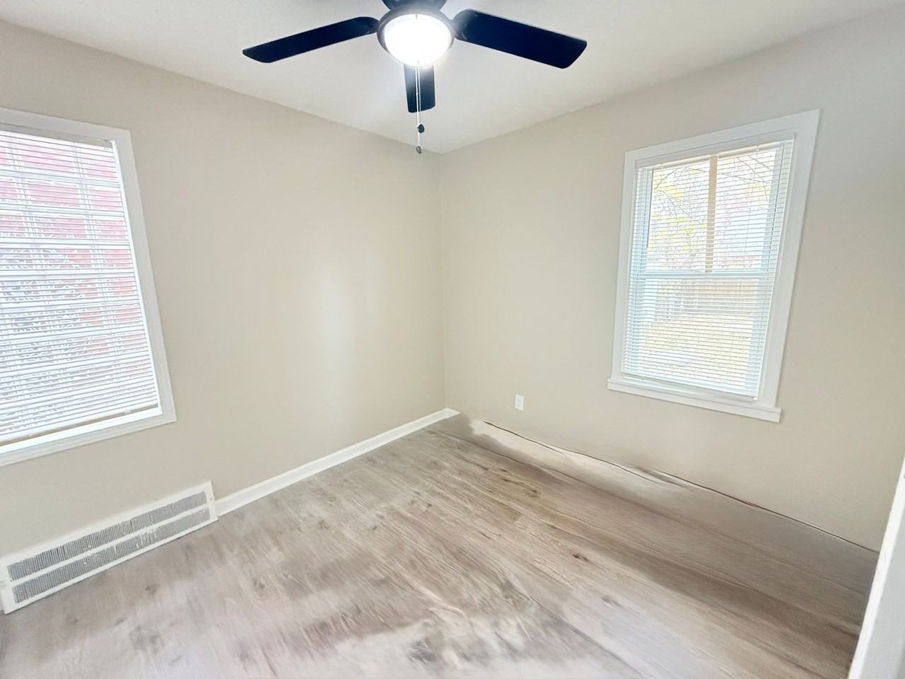 19373 Saint Marys St - Photo 6 of 9