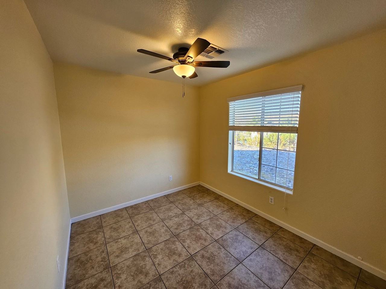 1649 Arena Dr - Photo 6 of 12