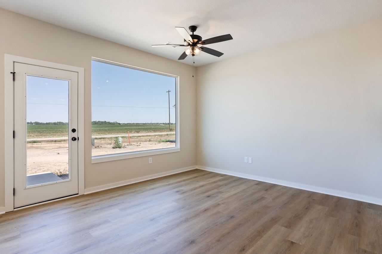 12126 W Fennec St - Photo 3 of 20