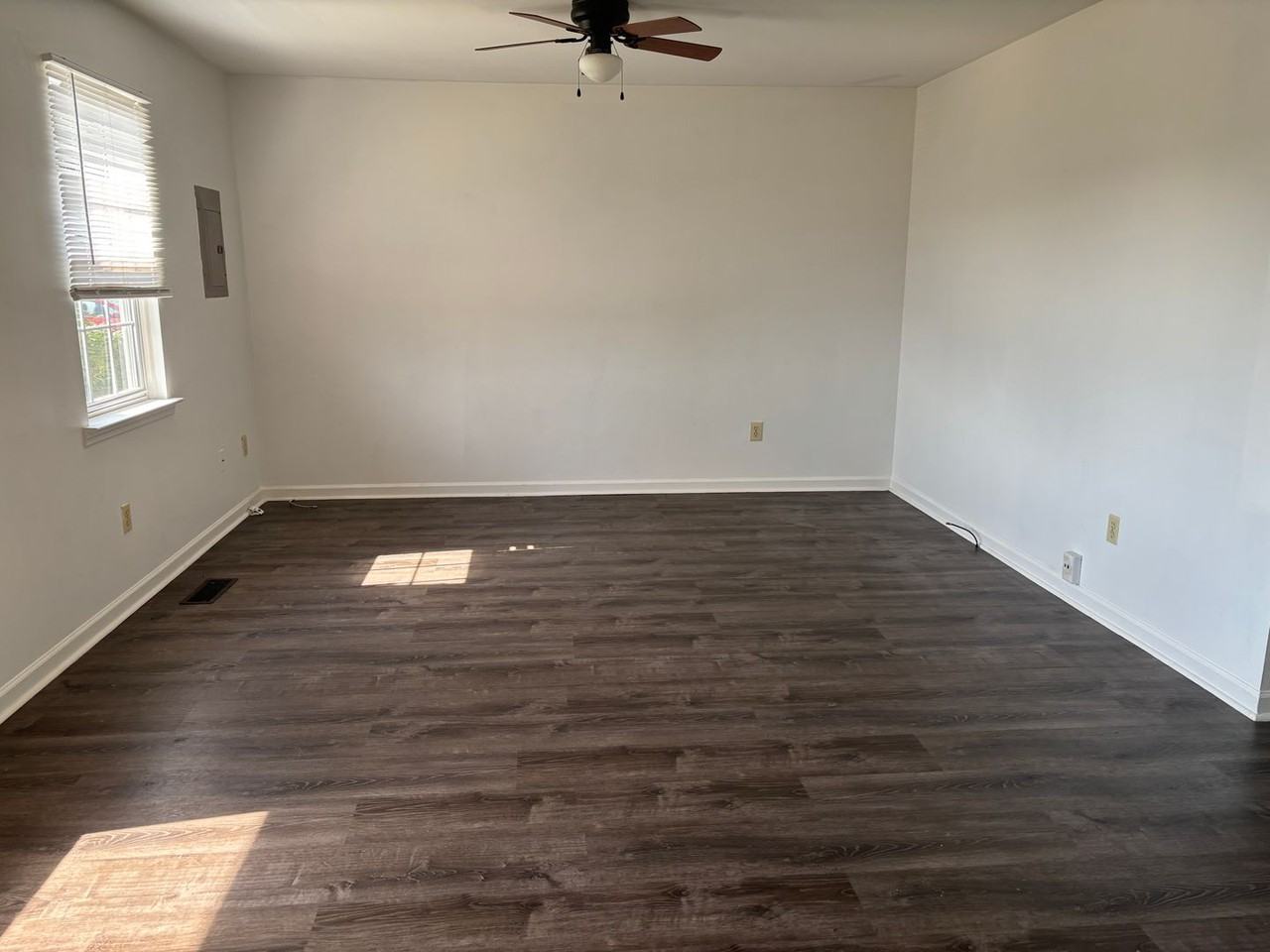 845 Modena Rd - Photo 2 of 8