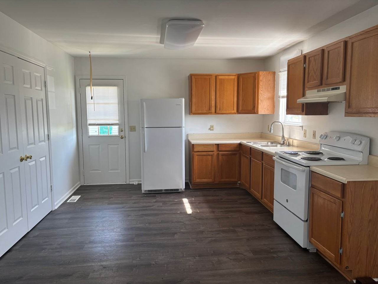 845 Modena Rd - Photo 3 of 8