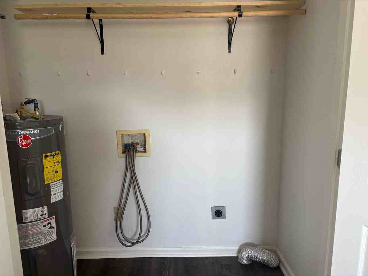 845 Modena Rd - Photo 4 of 8