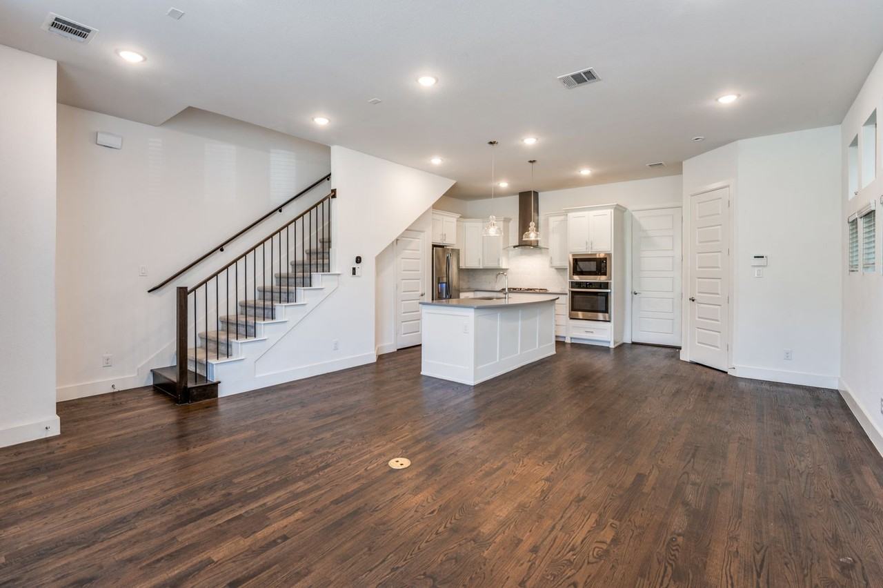 8016 Ingram Dr - Photo 2 of 12