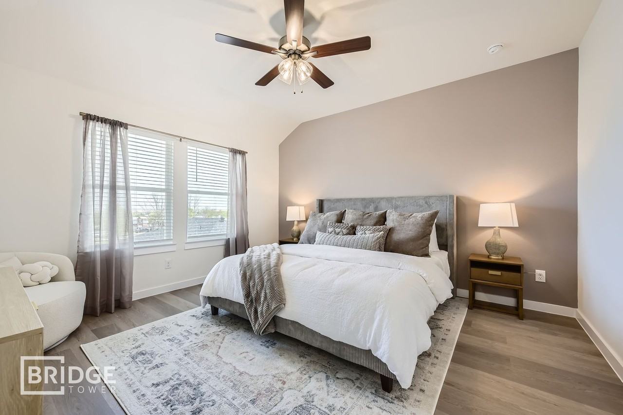 215 Marcus St - Photo 2 of 10