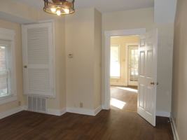 featured image of 629 W Ormsby Ave