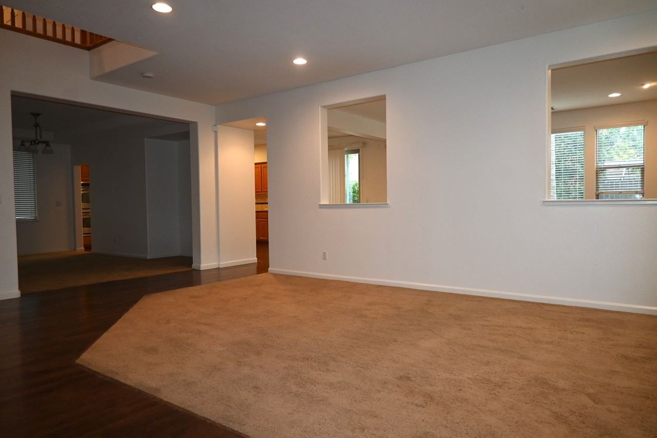 1120 Park Terrace Dr - Photo 5 of 38