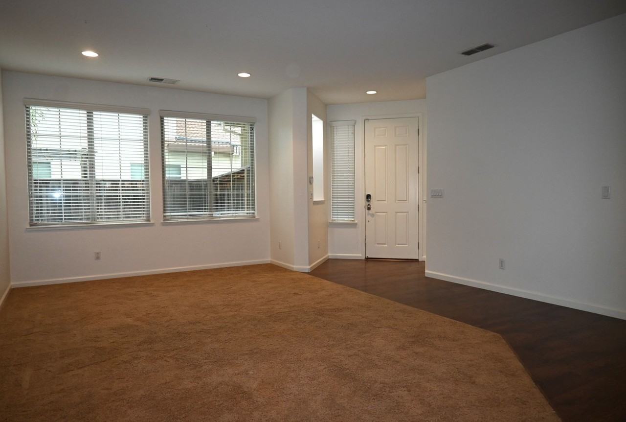 1120 Park Terrace Dr - Photo 6 of 38