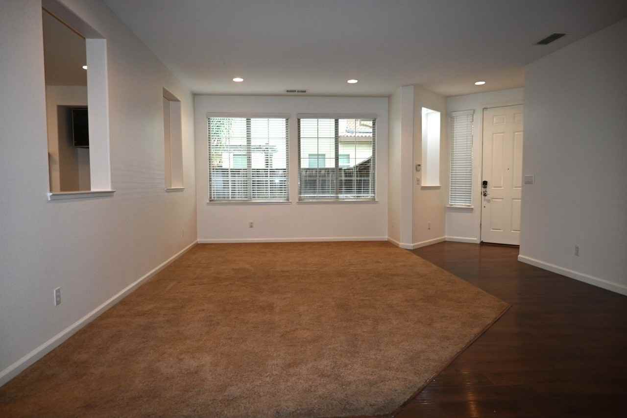 1120 Park Terrace Dr - Photo 7 of 38