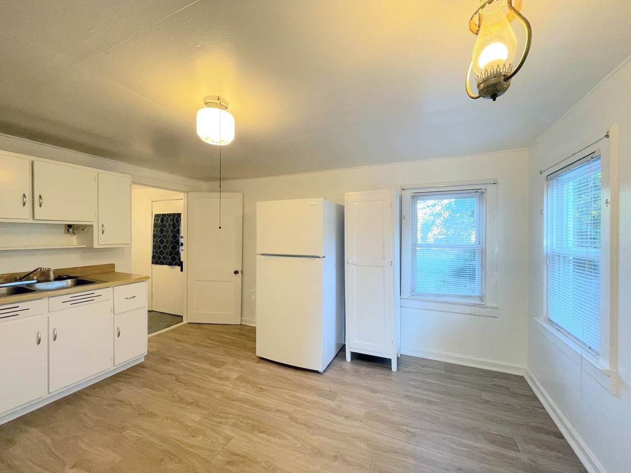 1312 Prairie St - Photo 6 of 17