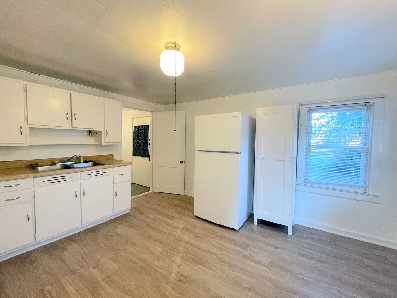 1312 Prairie St - Photo 7 of 17